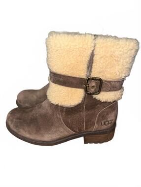 Women's UGG Australia Blayre II brown suede boots size 6.5